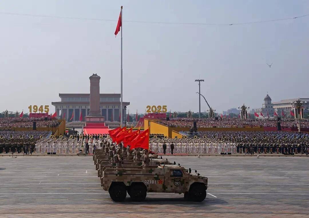 九三阅兵中的中国汽车力量：全方位展示实力与担当